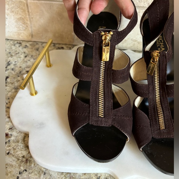 MICHAEL Michael Kors Berkeley Brown Leather Zip-Up Heels - Picture 5 of 13